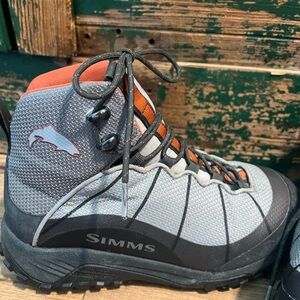 Women’s SIMMS wet wading boots